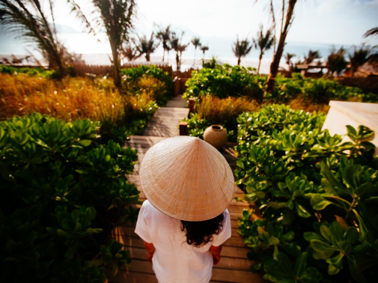 Retreat Into A natural Blend of Romance and Serenity