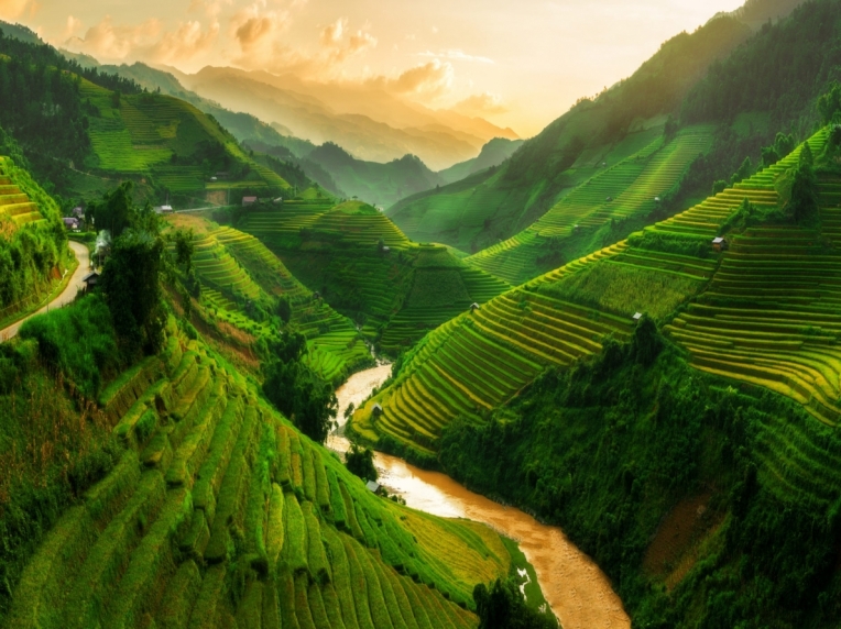 Authentic Highlights of Vietnam 17 Days 